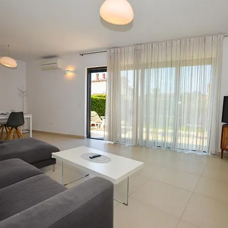 Apartment Tomo Borik *
